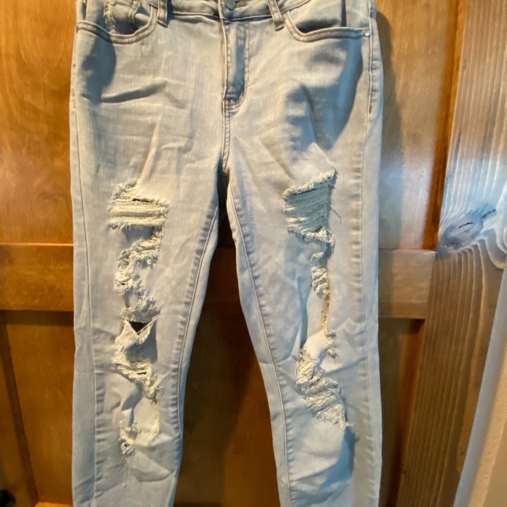 Judy blue distressed light wash boyfriend jeans